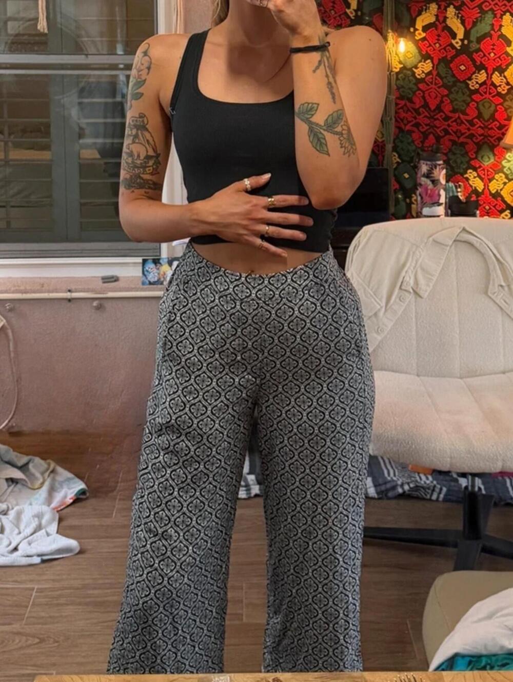 Old Navy Size Small Wide Leg Palazzo Lounge Pants w/ Black & White Print